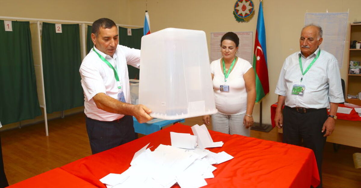 Azerbaycan’da sandıklar kapandı