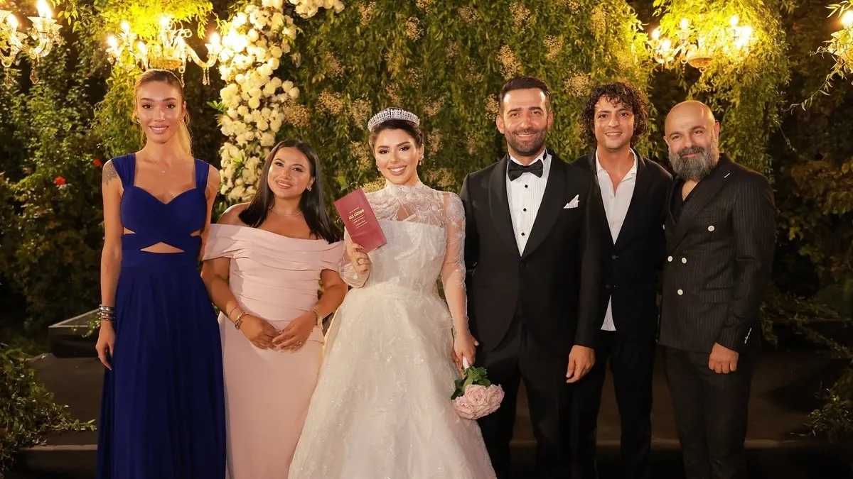 Ünlü oyuncu Ferit Kaya ile Yasemin Ceren evlendi! Yakışıklı oyuncu Barış Arduç düğünde halay çekti!