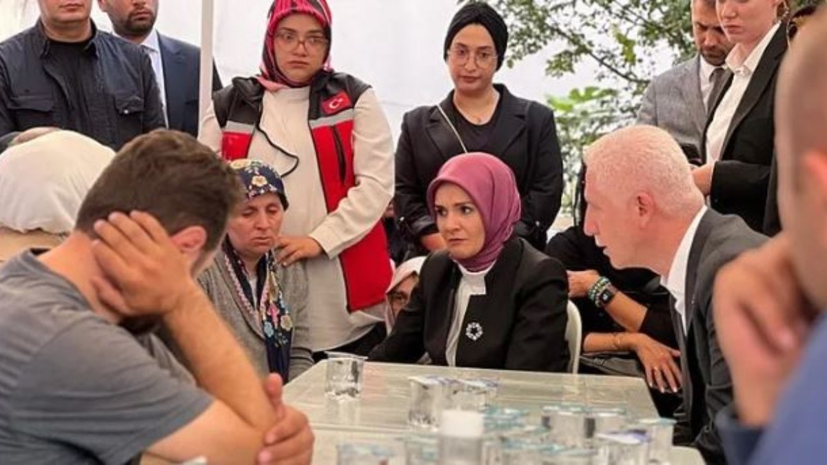 Bakan Mahinur Göktaş’tan acılı ailelere taziye ziyareti