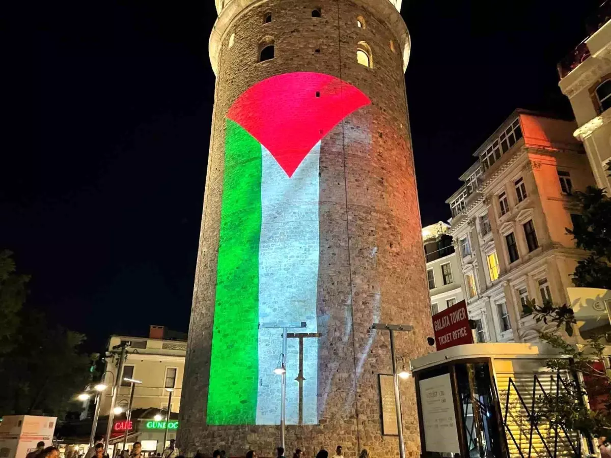 Galata Kulesi’nde Filistin Bayrağı