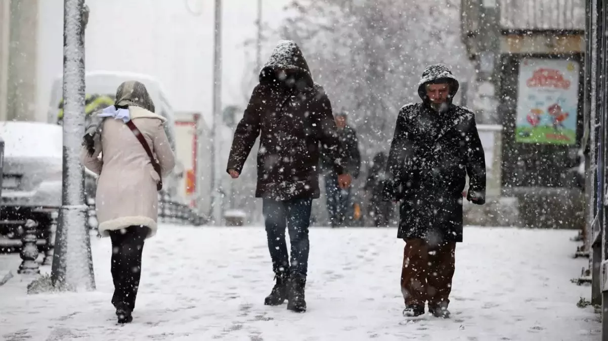 Kara kış şimdiden etkisini gösteriyor! Üç şehrimizde eğitime ara