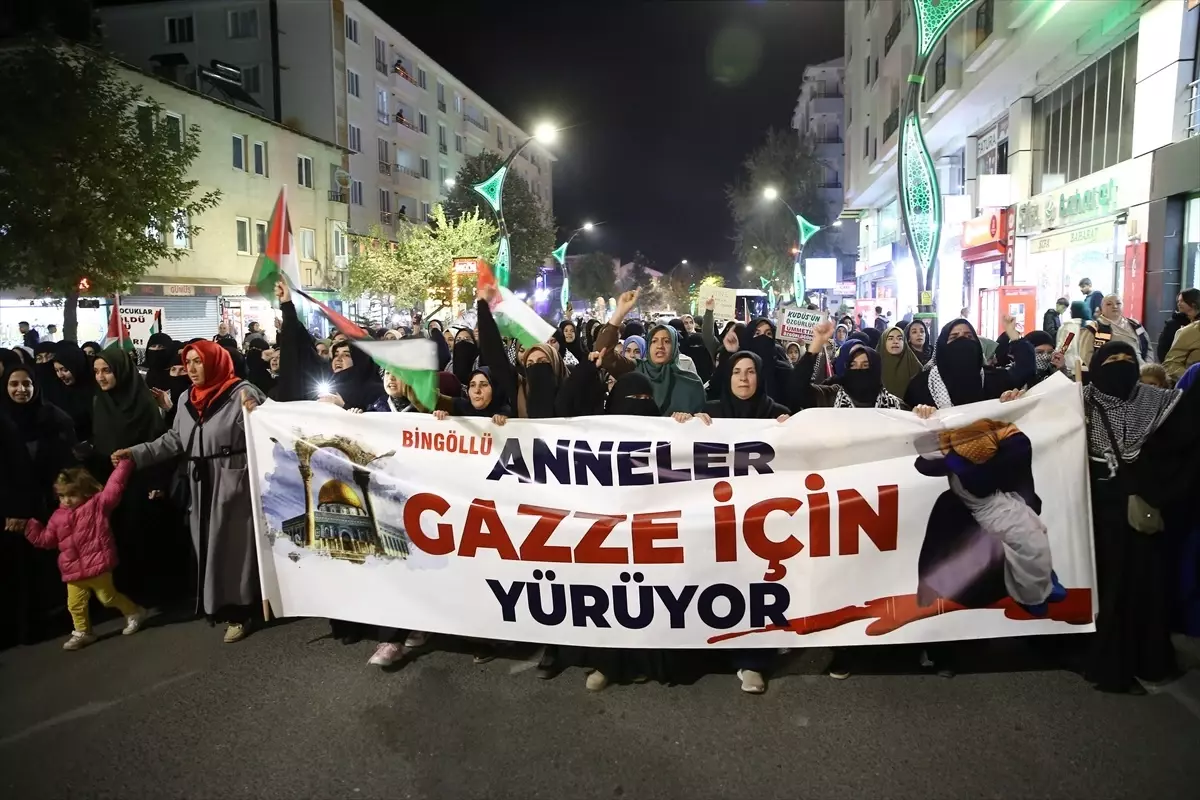 Bingöl’de Gazze İçin Meşaleli Yürüyüş
