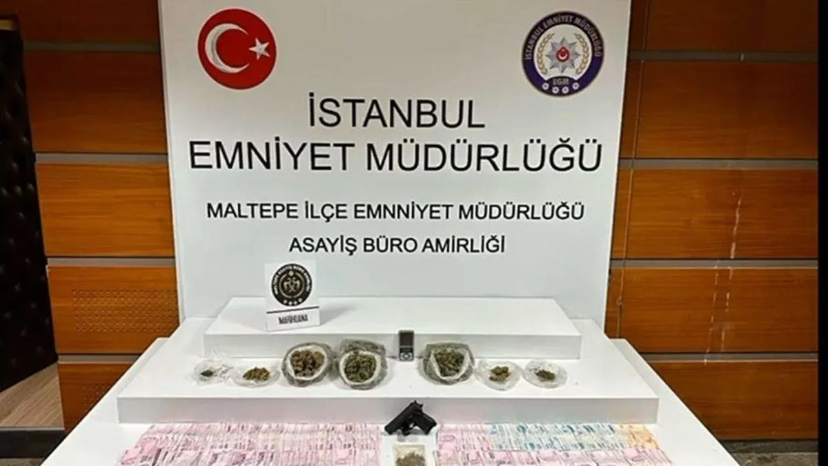 Minibüsteki uyuşturucu ticaretine baskın: 2 kişi kıskıvrak yakalandı!